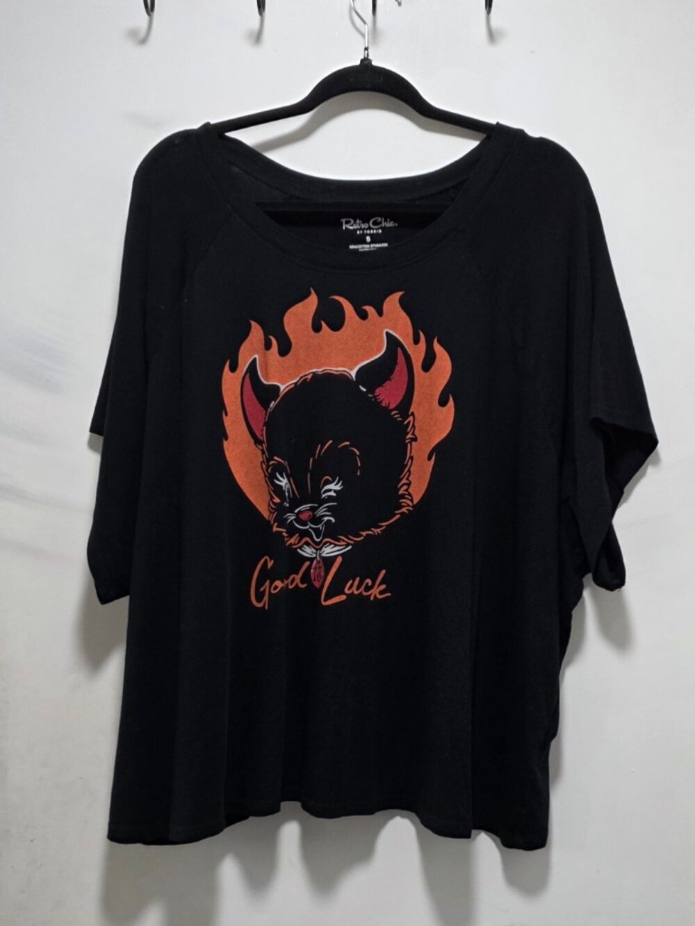 EUC Torrid Size 5 Retro Chic Cropped Tee